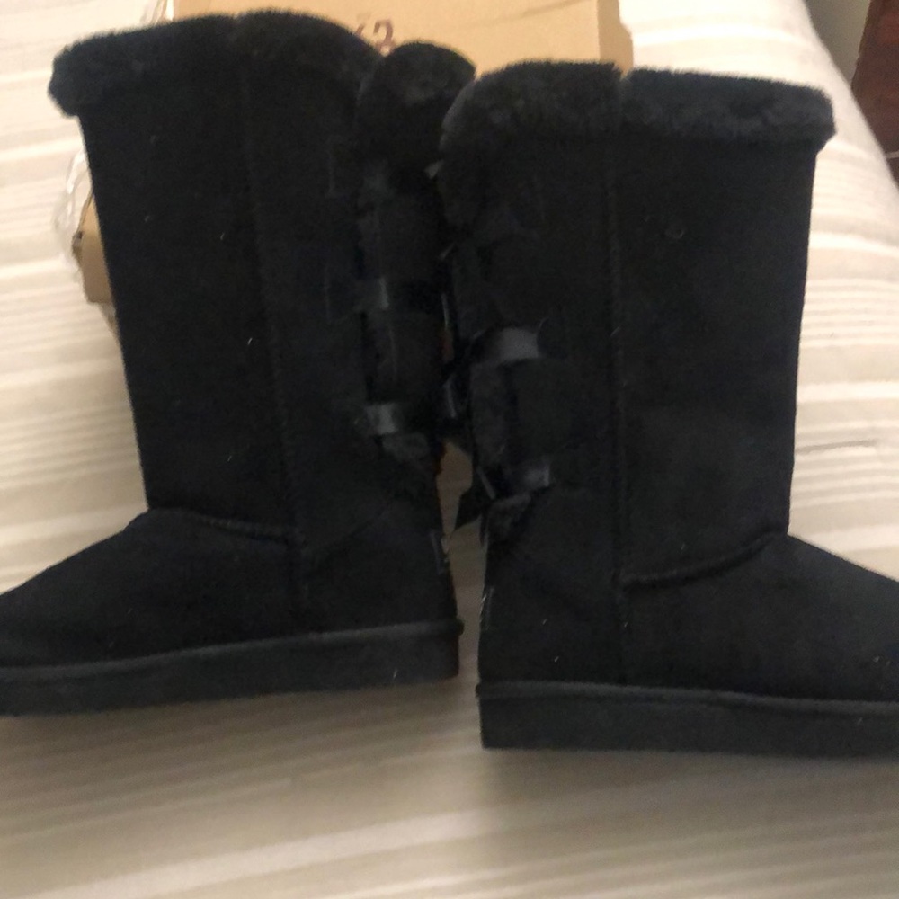 Winter boots ❄️ never worn